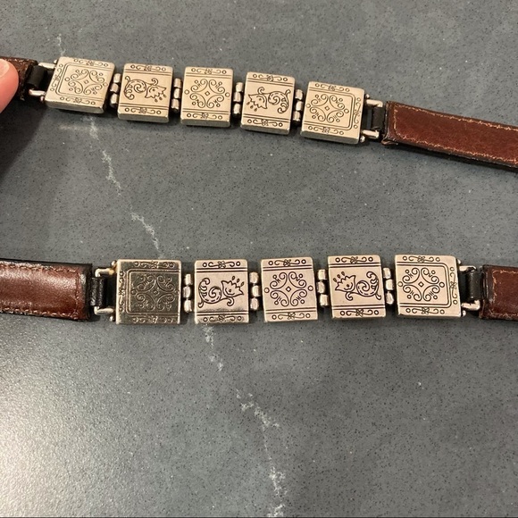 Womens medium black brown reversible leather belt with silver tone links buckle - Picture 5 of 16